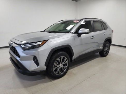 Certified 2022 Toyota RAV4 XLE Premium image 9