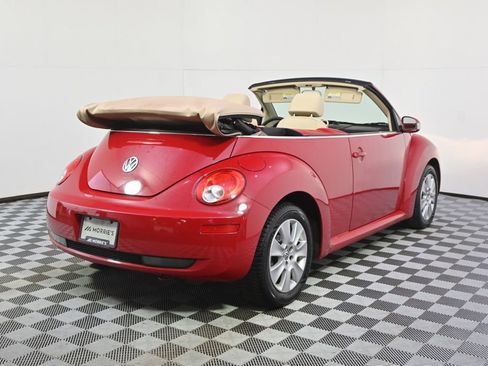 Used 2010 Volkswagen Beetle Convertible FWD image 13