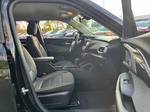 Used 2023 Chevrolet TrailBlazer LT FWD image 19