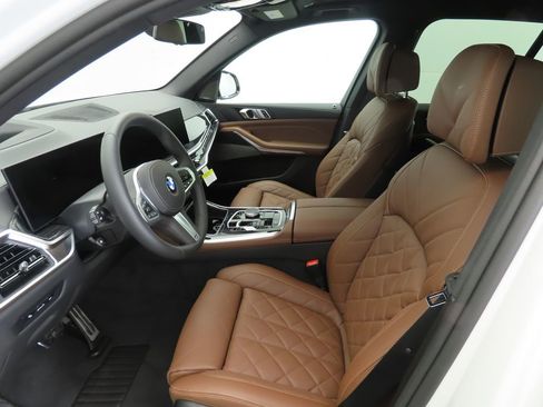 New 2026 BMW X5 sDrive40i image 18