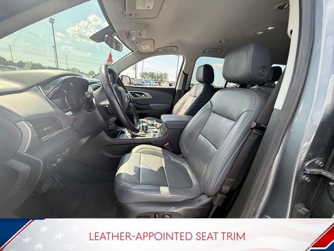 Used 2020 Chevrolet Traverse LT FWD image 13