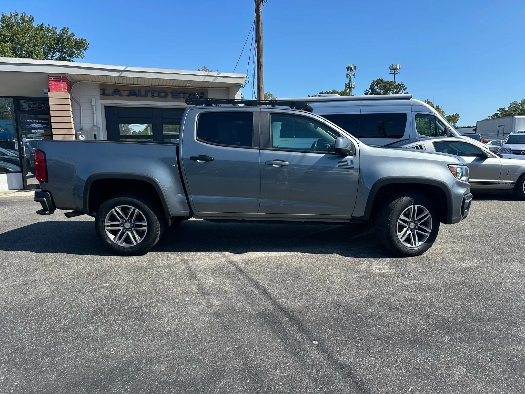 Used 2022 Chevrolet Colorado LT w/ Luxury Package AWD/4WD image 2