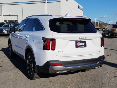 New 2026 Kia Sorento S image 4