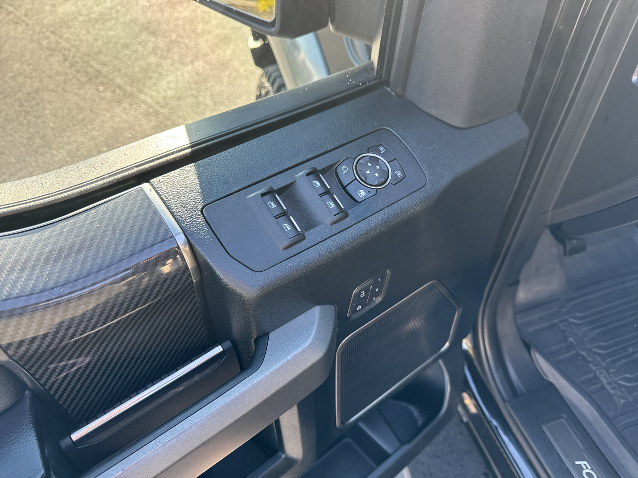 Used 2018 Ford F150 Raptor w/ Equipment Group 802A Luxury AWD/4WD image 11
