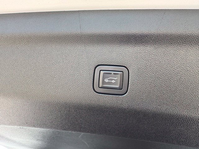 Used 2024 GMC Yukon Denali Ultimate AWD/4WD image 12