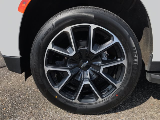 Certified 2022 Chevrolet Tahoe RST w/ Luxury Package AWD/4WD image 25
