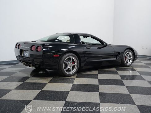 Used 2001 Chevrolet Corvette Coupe w/ Preferred Equipment Group2 RWD image 12