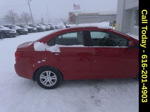 Used 2013 Chevrolet Sonic LT image 8