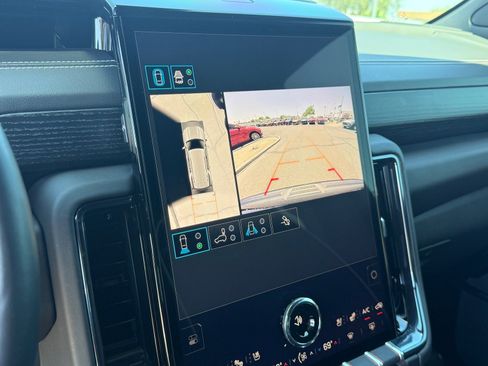 Used 2025 GMC Yukon AT4 Ultimate AWD/4WD image 19