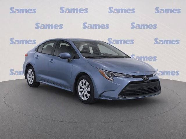 Used 2025 Toyota Corolla LE FWD image 1