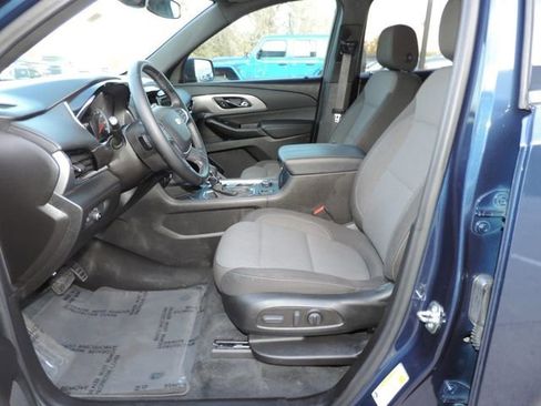 Used 2023 Chevrolet Traverse LT image 22
