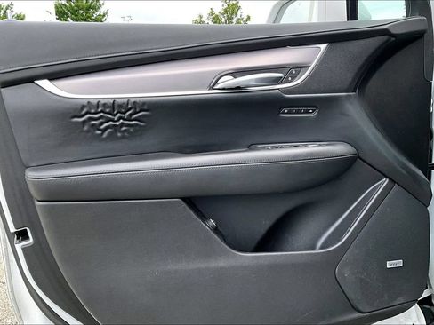 Used 2019 Cadillac XT5 Luxury FWD image 14