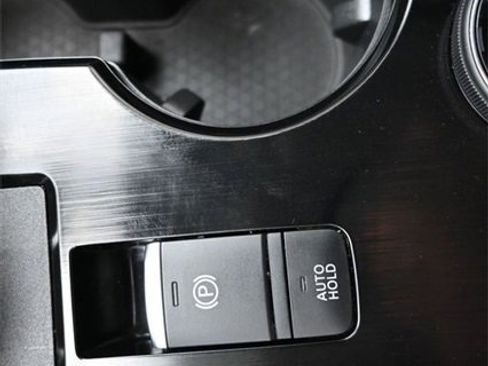 Used 2022 Nissan Rogue SL w/ SL Premium Package image 18