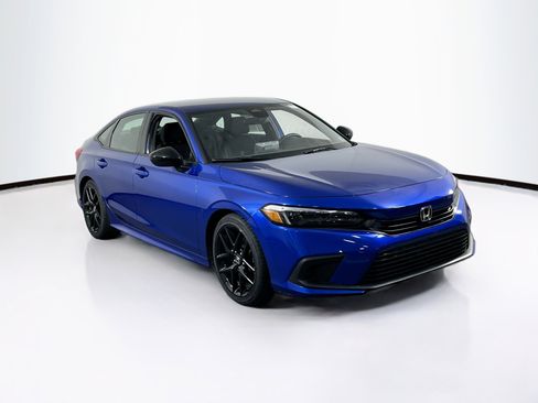 Used 2023 Honda Civic Sport image 3