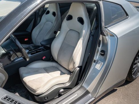 Used 2009 Nissan GT-R Premium AWD/4WD image 21