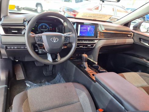 Certified 2025 Toyota Camry LE image 9