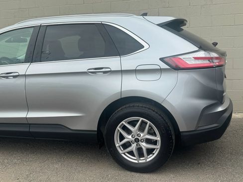 Used 2024 Ford Edge SEL w/ Convenience Package AWD/4WD image 3