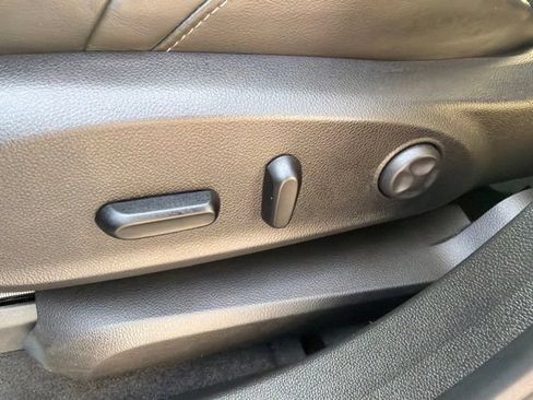 Used 2020 Buick Envision Premium AWD/4WD image 29