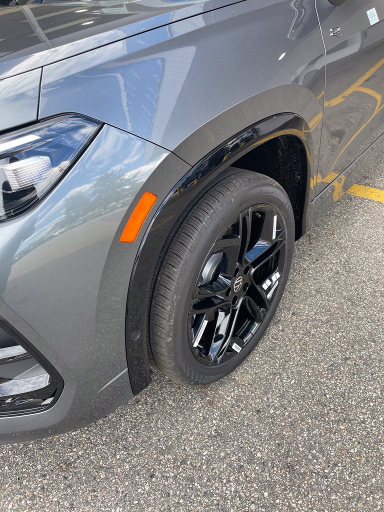 New 2026 Volkswagen Tiguan SE R-Line AWD/4WD image 3
