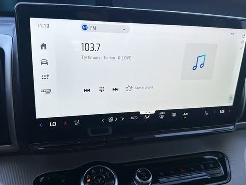 New 2025 Ford Expedition Active image 25