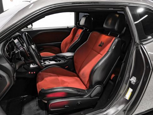 Used 2019 Dodge Challenger R/T Scat Pack w/ Dynamics Package RWD image 28