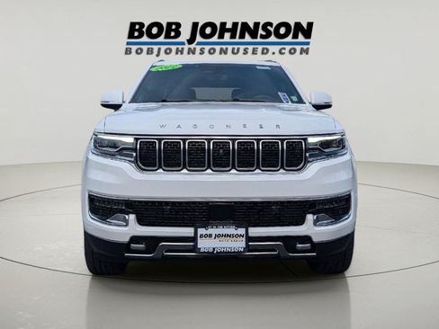Used 2022 Jeep Wagoneer Series III w/ Premium Group I AWD/4WD image 6