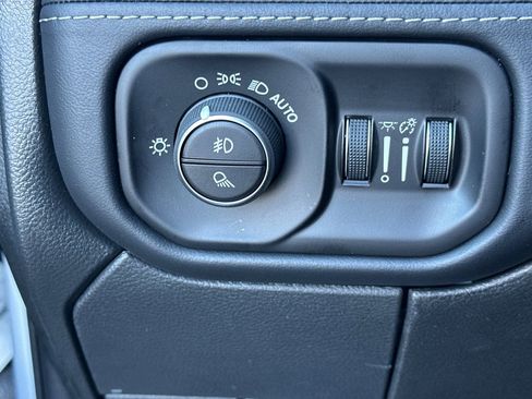 New 2026 RAM 3500 Limited AWD/4WD image 32