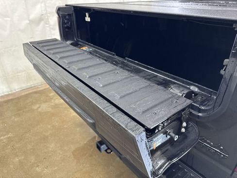 Used 2024 Chevrolet Silverado 1500 High Country w/ Midnight Edition image 30