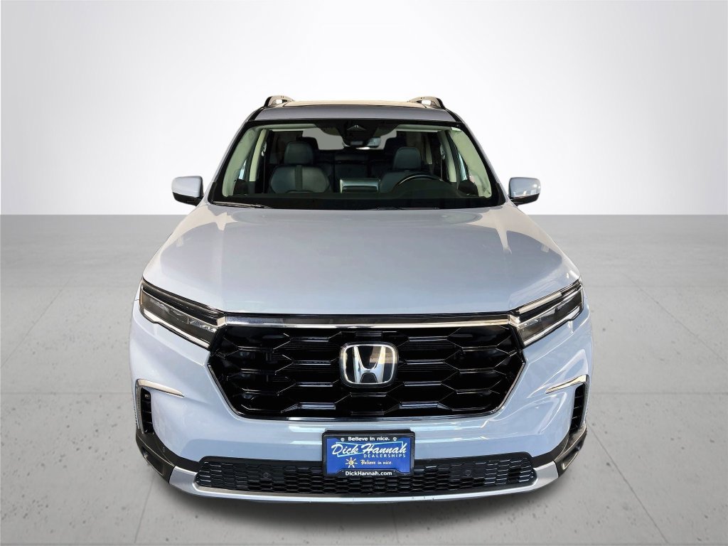 Used 2024 Honda Pilot Touring image 3