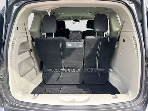 Used 2019 Chrysler Pacifica Touring Plus w/ Advanced Safetytec Group FWD image 26
