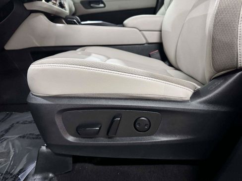 Used 2026 Nissan Pathfinder SL AWD/4WD image 23