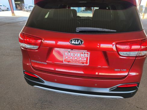 Used 2018 Kia Sorento EX AWD/4WD image 9