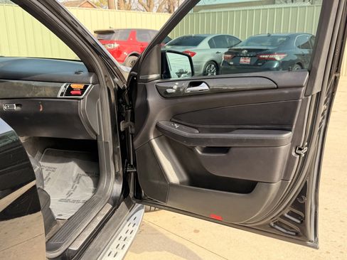 Used 2017 Mercedes-Benz GLE 350 image 26