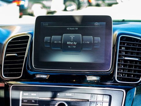 Used 2018 Mercedes-Benz GLE 350 4MATIC w/ Premium 2 Package image 13