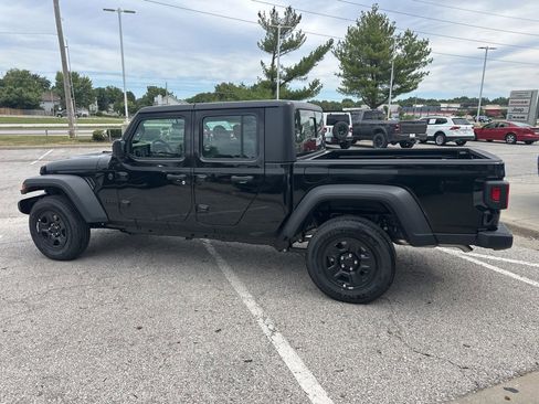 New 2025 Jeep Gladiator Sport image 18
