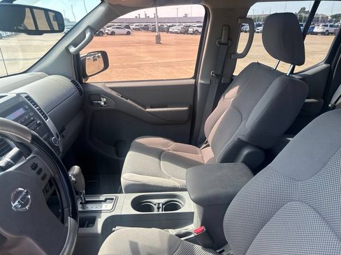 Used 2012 Nissan Frontier SV w/ SV Premium Utility Pkg RWD image 38