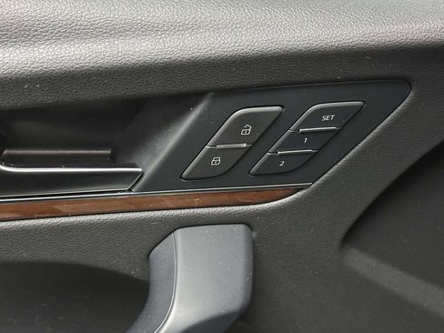 Used 2023 Audi Q5 2.0T Premium w/ Convenience Package image 11