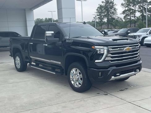 Used 2024 Chevrolet Silverado 2500 High Country AWD/4WD image 5