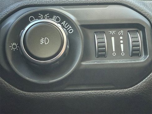 Used 2021 Jeep Wrangler Unlimited Sahara image 22