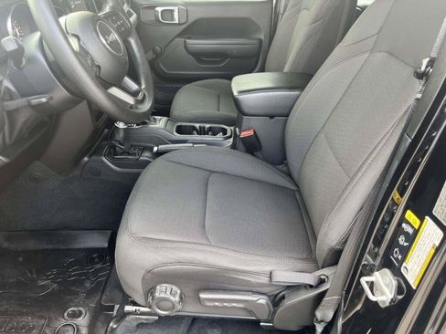 Used 2022 Jeep Wrangler Unlimited Sport AWD/4WD image 15
