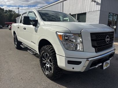 Used 2024 Nissan Titan SV w/ SV Convenience Package