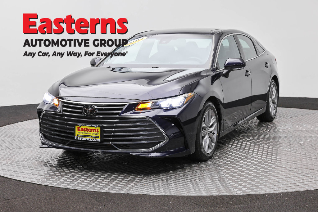 Used 2022 Toyota Avalon XLE w/ Moonroof Package FWD image 1