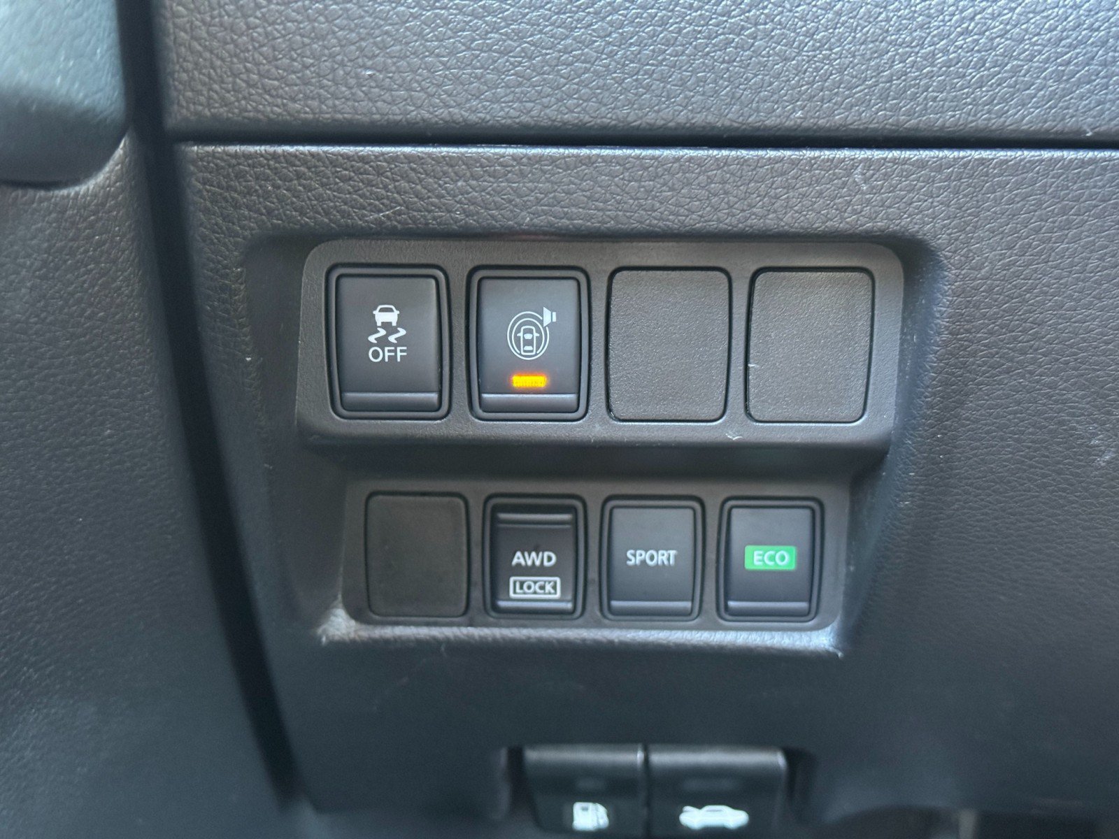 Used 2017 Nissan Rogue S AWD/4WD image 16
