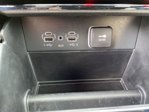 Used 2025 Jeep Grand Cherokee L Limited image 25