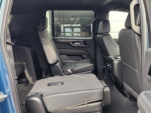 New 2025 GMC Yukon XL Elevation image 47