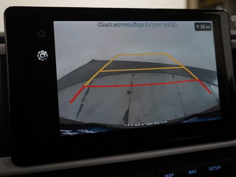 Certified 2025 Hyundai Venue Limited FWD image 27