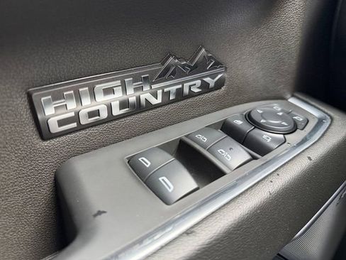 Certified 2024 Chevrolet Silverado 1500 High Country w/ Technology Package image 5