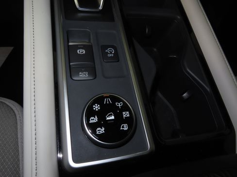 New 2026 Nissan Pathfinder SL AWD/4WD image 34