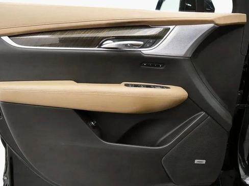 Used 2023 Cadillac XT6 Sport w/ Platinum Package image 13