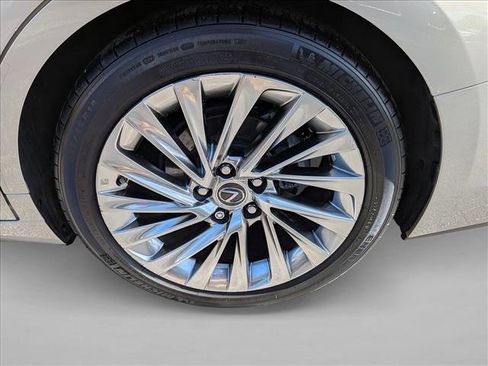 Certified 2022 Lexus ES 350 Ultra Luxury w/ Accessory Package image 25